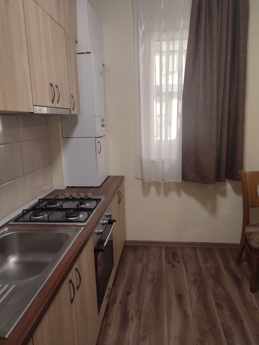Persoană fizică, inchiriez ap. Cu două camere  ,confort  1 ,parter, str. Liviu  Rebreanu  nr.175