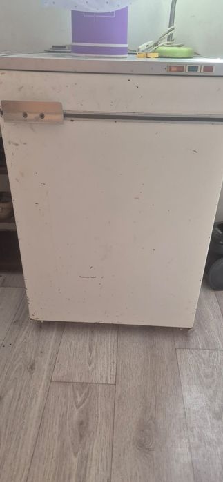 Продам морозильник