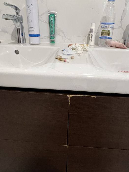 раковина с зеркалом