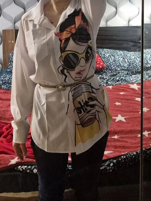 Риза с принт.  .