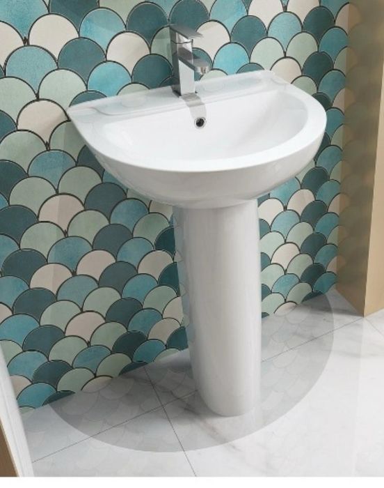 Раковина керамика с пьедесталом и со сместителом