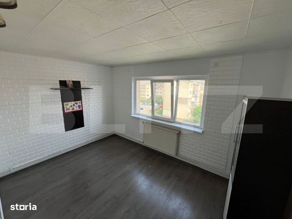 Apartament de vanzare, cu 2 camere, 54 mp, zona Micro 11 — fotografia 1