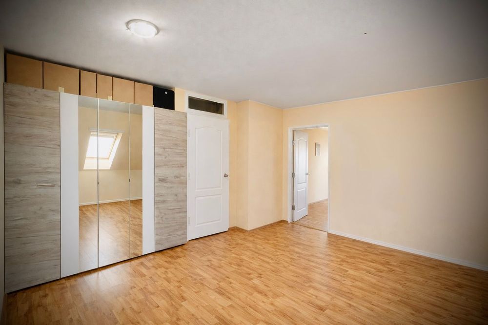 Vând casa în Minis