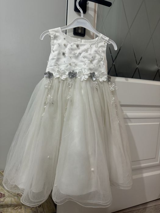 Нарядное пышное детское платье