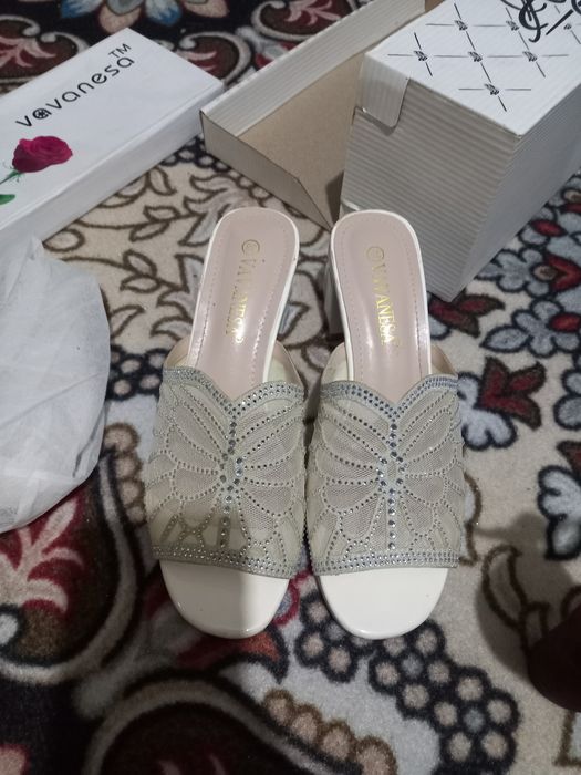 Келинлар тошли ойок кийими