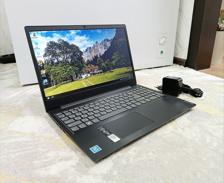 НОУТБУК Lenovo современный.