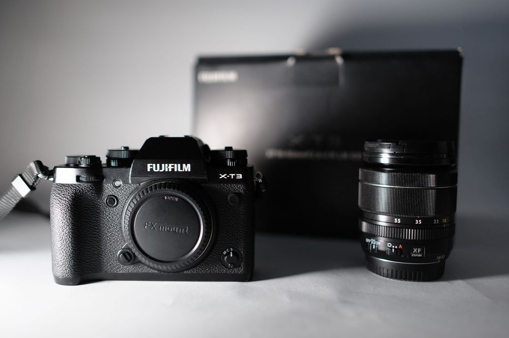 Камера Fujifilm X-T3 с обективи Fujinon 18–55mm и Sigma 30mm f/1.4
