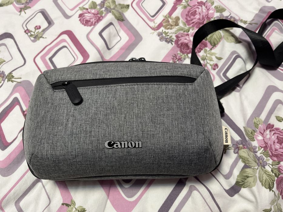 Фотоапарат Mirrorless Canon EOS R100 + Обектив RF-S 18-45мм + чанта