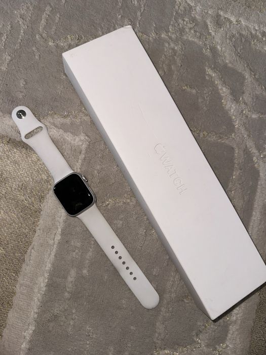 Apple watch series 8