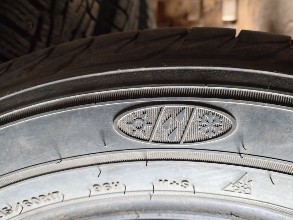 Продам шины Good Year комплект