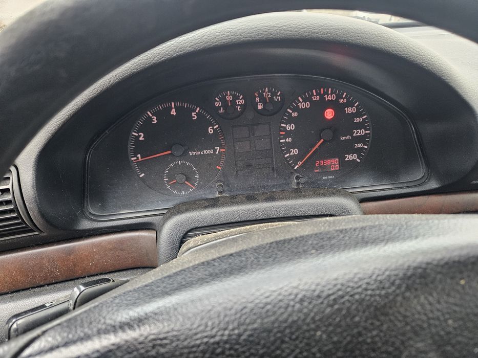 Ауди А4 Б5 1.8 125к.с на части Audi A4B5 1.8 125 na chasti