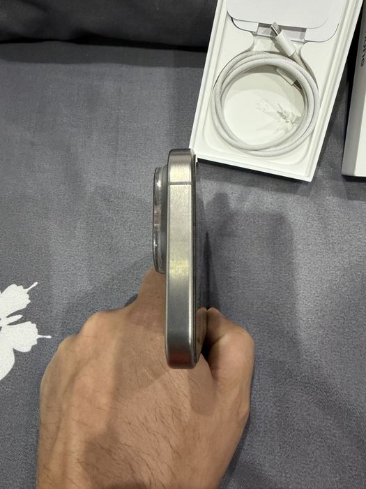 Iphone 15 pro Natural Titanium 256gb
