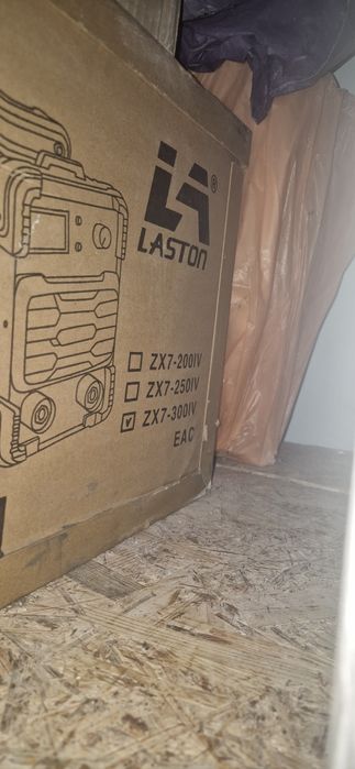 Продаётся сварочный аппарат Laston на 220В, 300А.