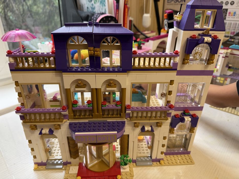 Продам оригинал Lego FRIENDS