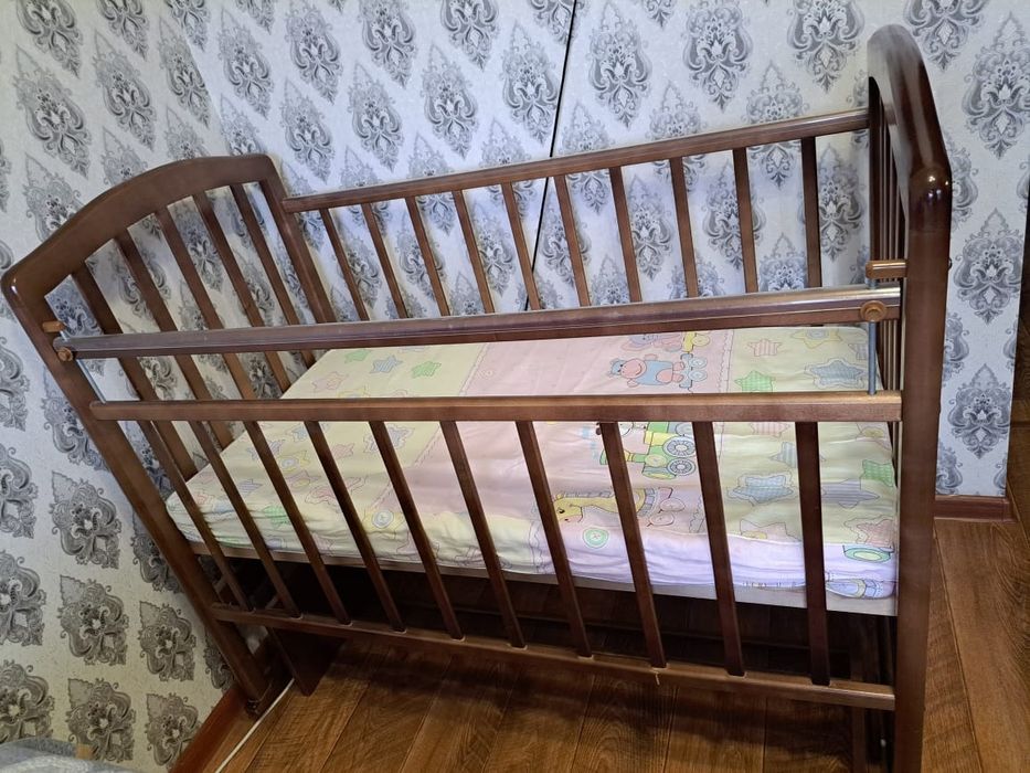 Продам детскую кроватку