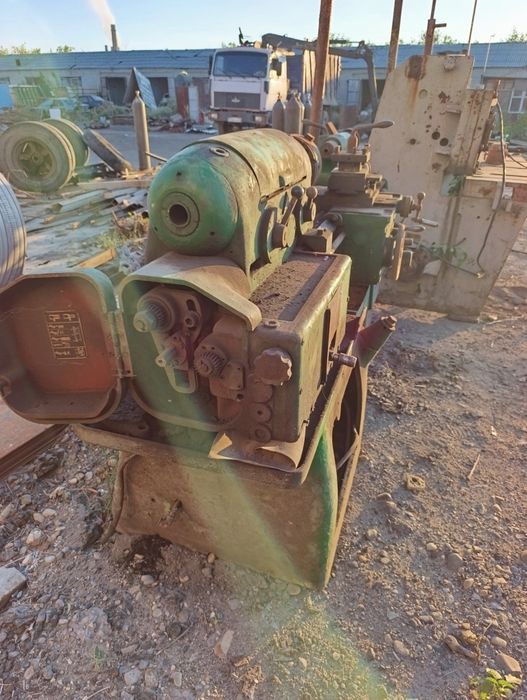 Токарный станок .