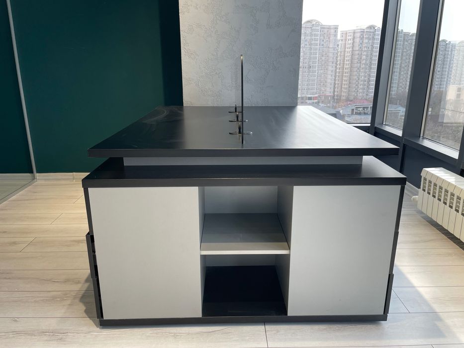 Офисная мебель (письменные столы)