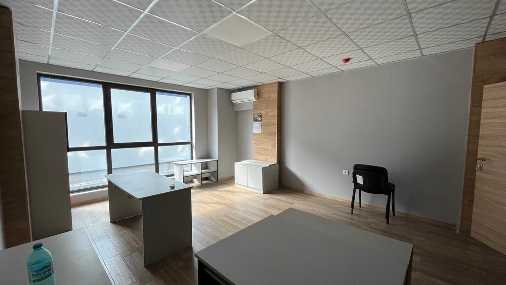 Дава се под наем Офис в Бургас, Изгрев - 40 кв.м за 140 € - Снимка #8