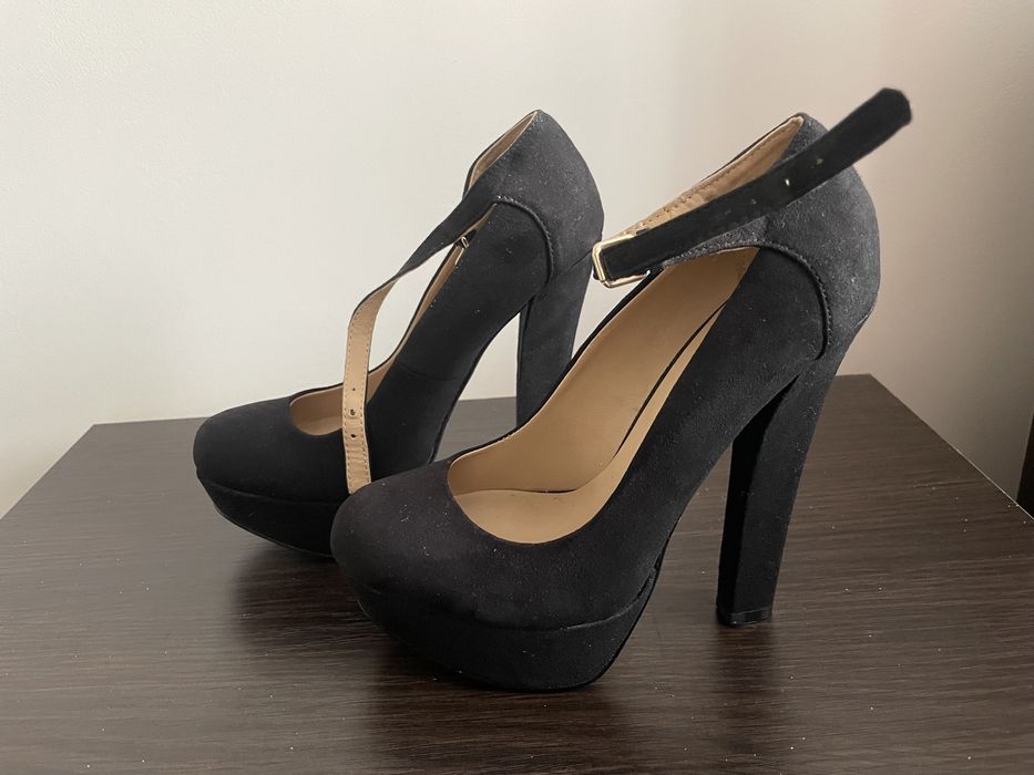 Кожаные ботильоны Zara