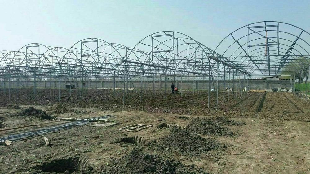 Issiqxona kantenerdan tom yopish noves