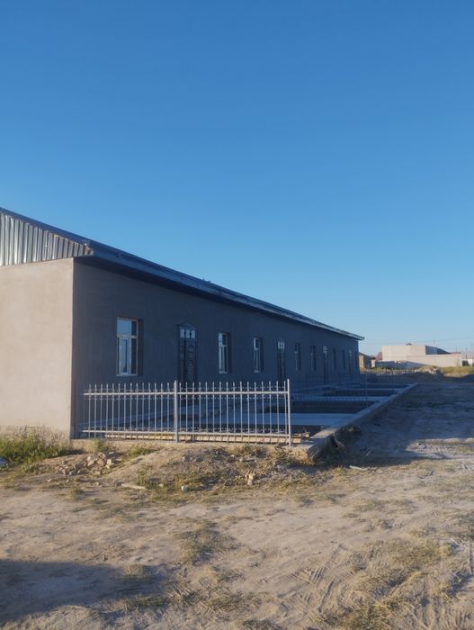 Angarik mahallasida katejlar sotiladi.