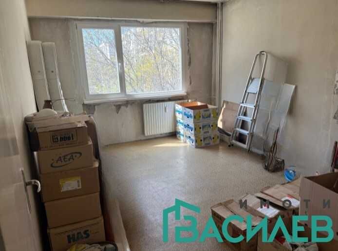 Продава се Тристаен апартамент в София, Център - 84 кв.м за 1093 €/кв.м - Снимка #2