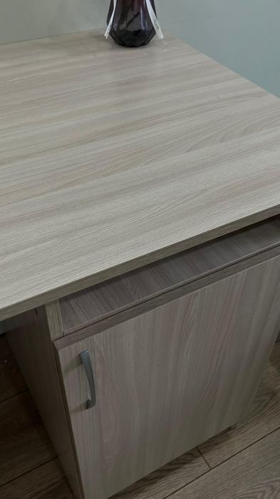 Продам стол новый.