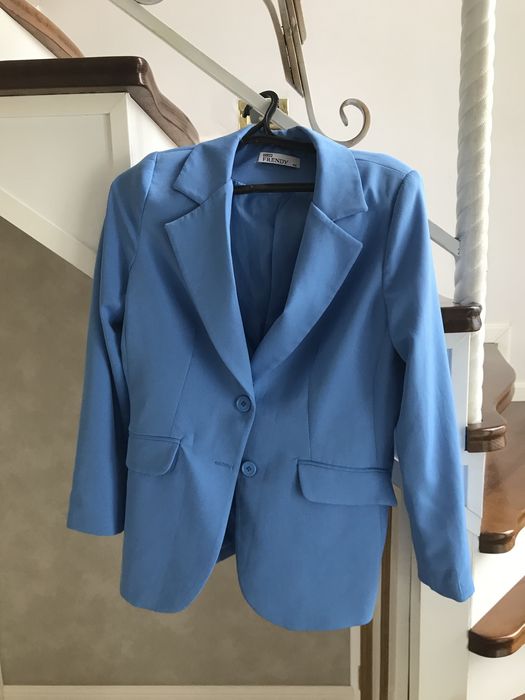 Продам голубой брючной костюм