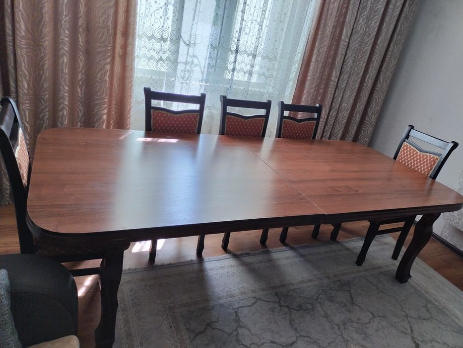 Стол для гостиной