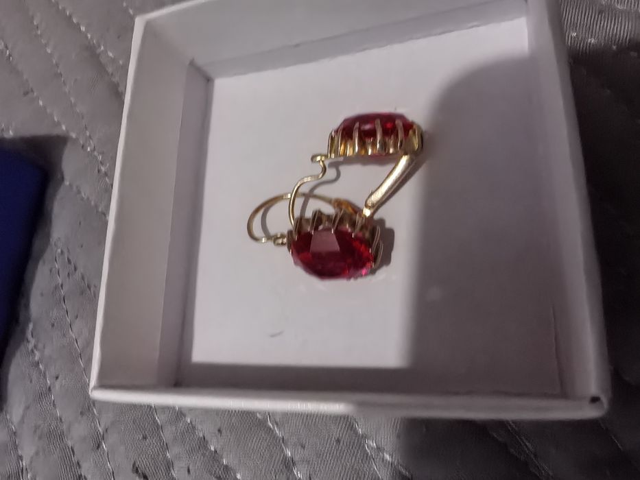Серги золотые рубин