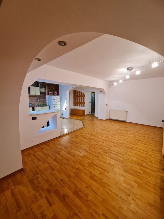 Vând 3camere etaj2 stradal icfrimu