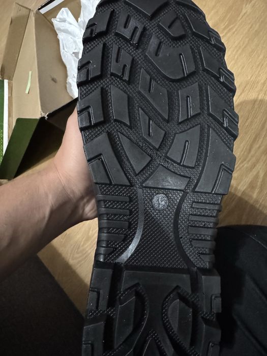 Работни обувки с метално бомбе 45номер