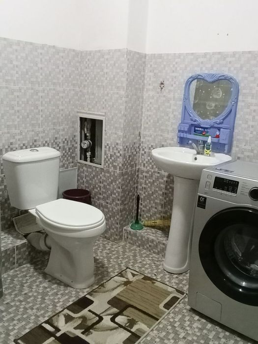 Бухоро шахар марказидан 2 хонали квартира ижарага берилади.