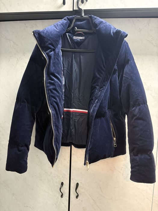 Дамско кадифено зимно яке Tommy Hilfiger с пух и пера