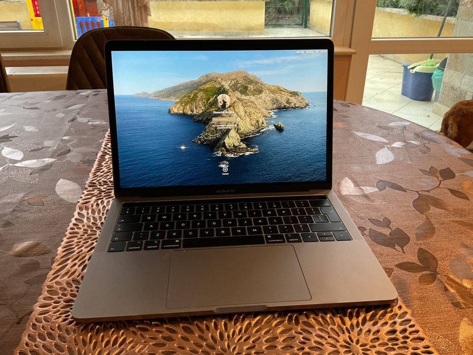Apple Macbook Pro 15,4 чип 13 инча 2019г.