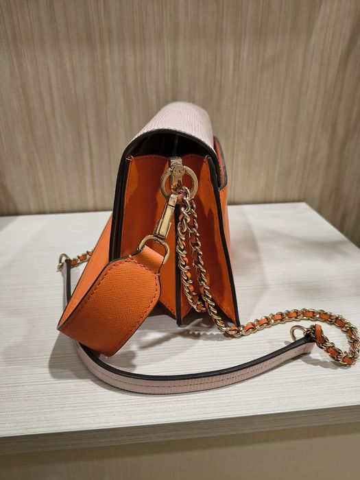 Продавам чанта  Tory Burch.