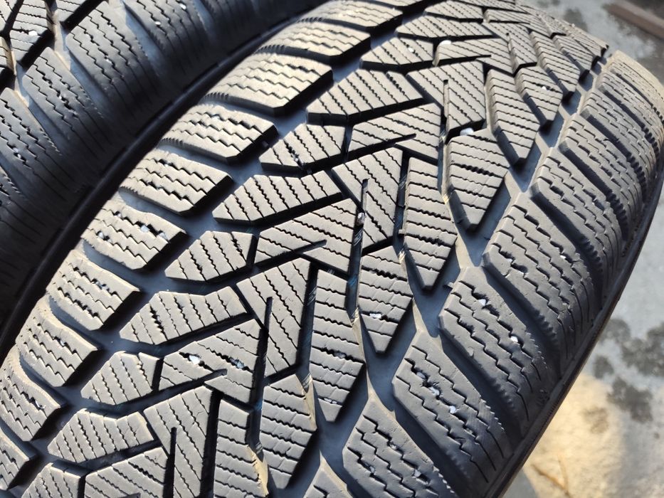 225/60/17" 4бр Uniroyal winter expert, dot3223,8mm