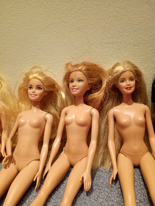 Различни кукли Barbie и подобни