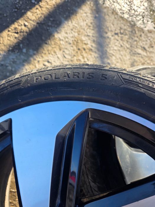 Vand roti Passat B7 model 18” 225/40R18V cu 2 jante fisurate