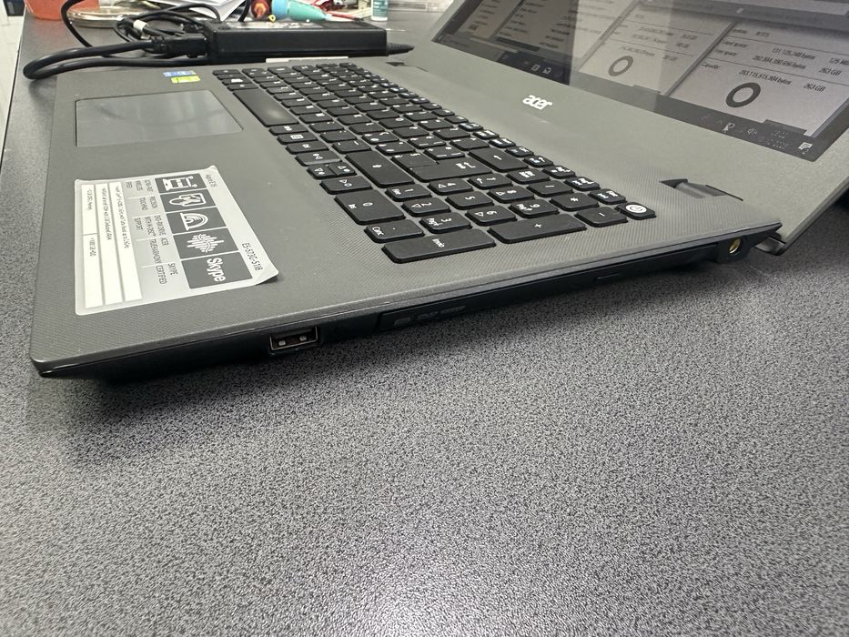 Laptop gaming acer e5-571 cpu i5 gpu geforce 920 2gb ram 12gb ssd 512