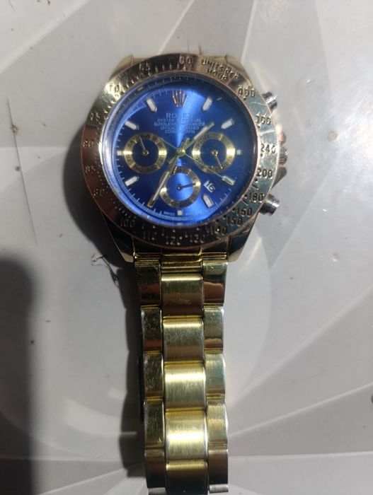 ROLEX соат сотилади состаянияси яхши кулга чиоойли туради