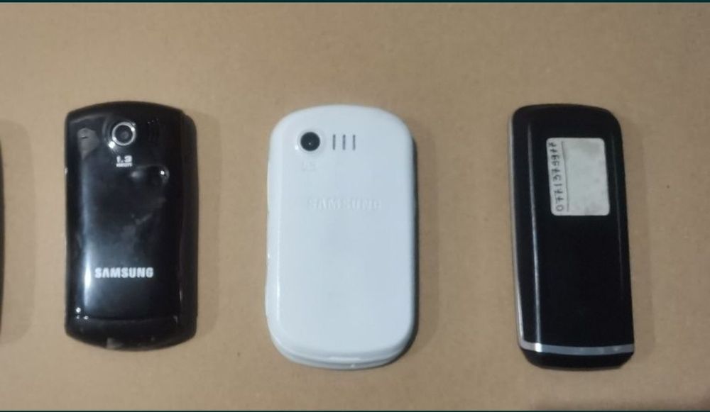 Telefoane mobile Samsung Huawei piese sau colecție toate 3 la 95 lei