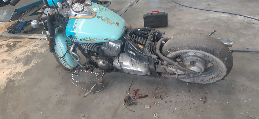 Мотоциклет Ямаха драгстар 650(Yamaha drag star 650)-на Части