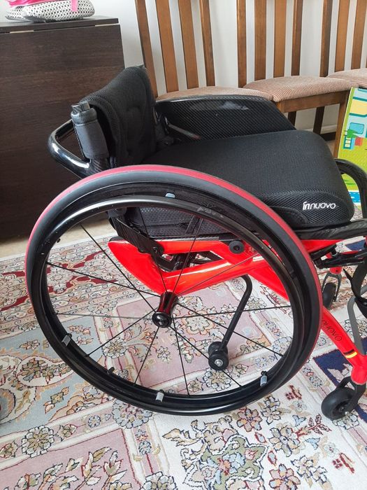 Продам инвалидную коляску