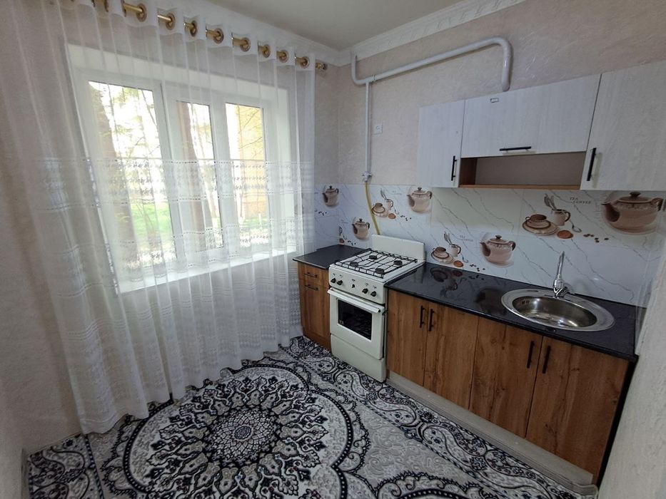 Фрунзенский масивда 2 хонали квартира сотилади