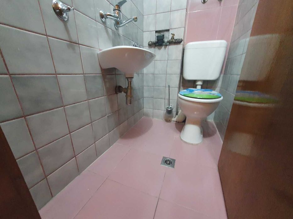 Дава се под наем Тристаен апартамент в Бургас, Център - 85 кв.м за 255 € - Снимка #8