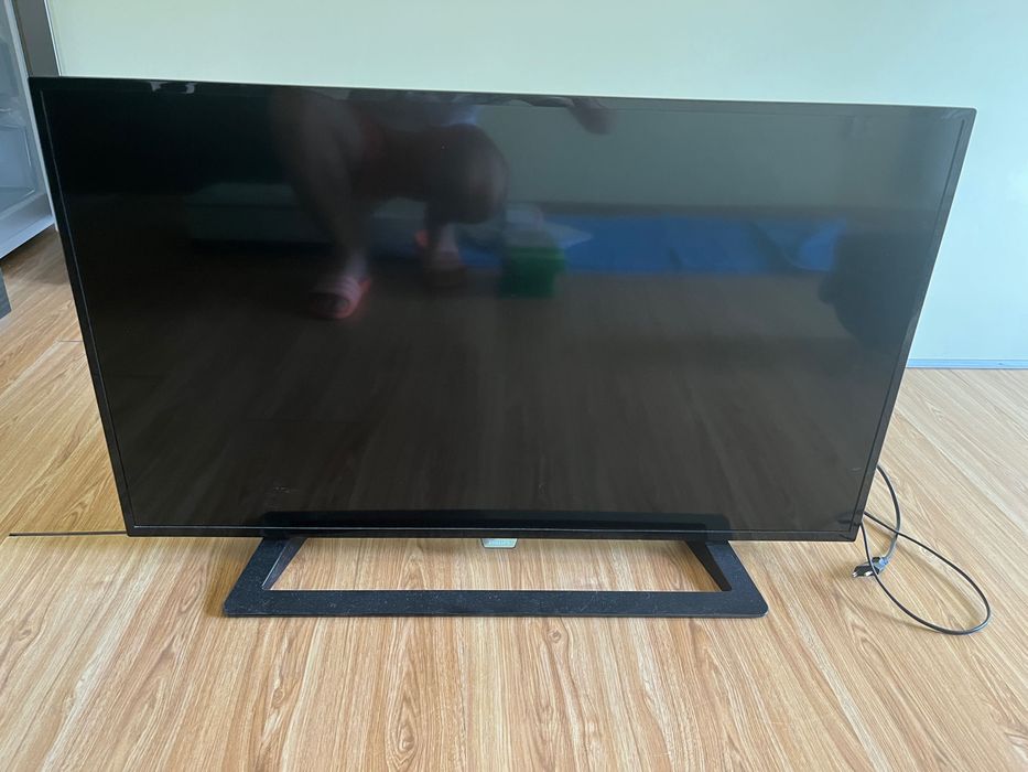 Tv philips diagonala 109 cm