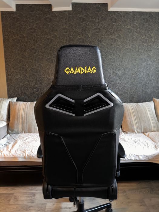 Игровой стул Gamdias