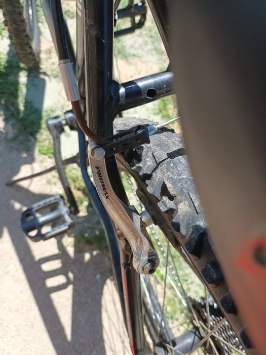 Bicicletă cu suspensii DHS