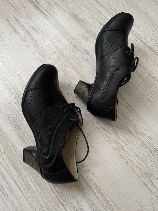 Обувки дамски нови